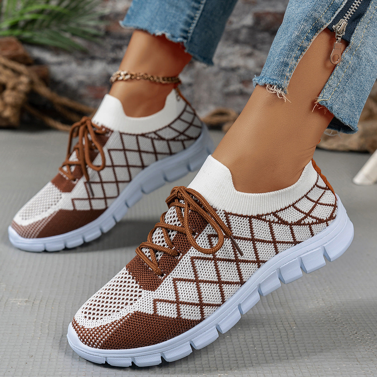 Women's Colorblock Plaid Flyknit Sneakers - Fashion Walking Shoes