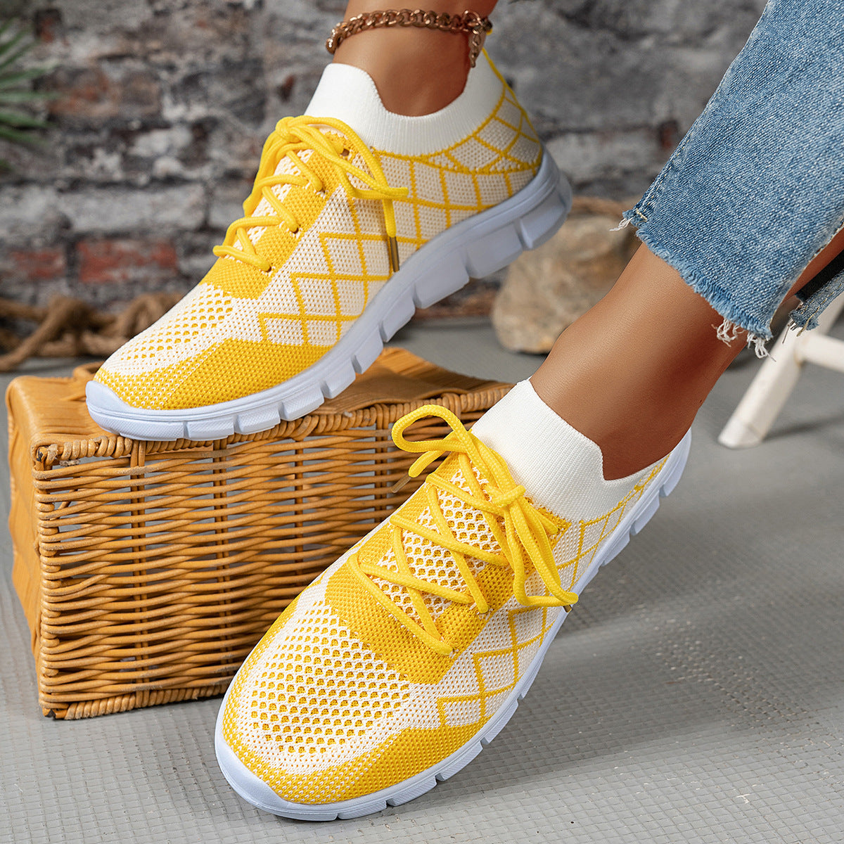 Women's Colorblock Plaid Flyknit Sneakers - Fashion Walking Shoes
