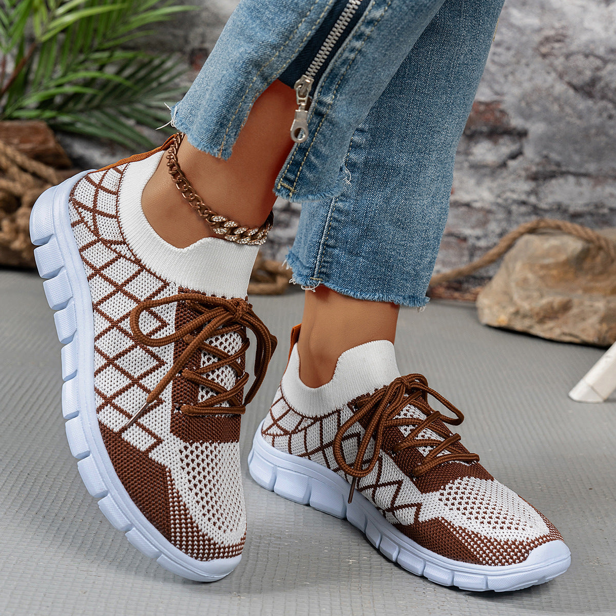 Women's Colorblock Plaid Flyknit Sneakers - Fashion Walking Shoes