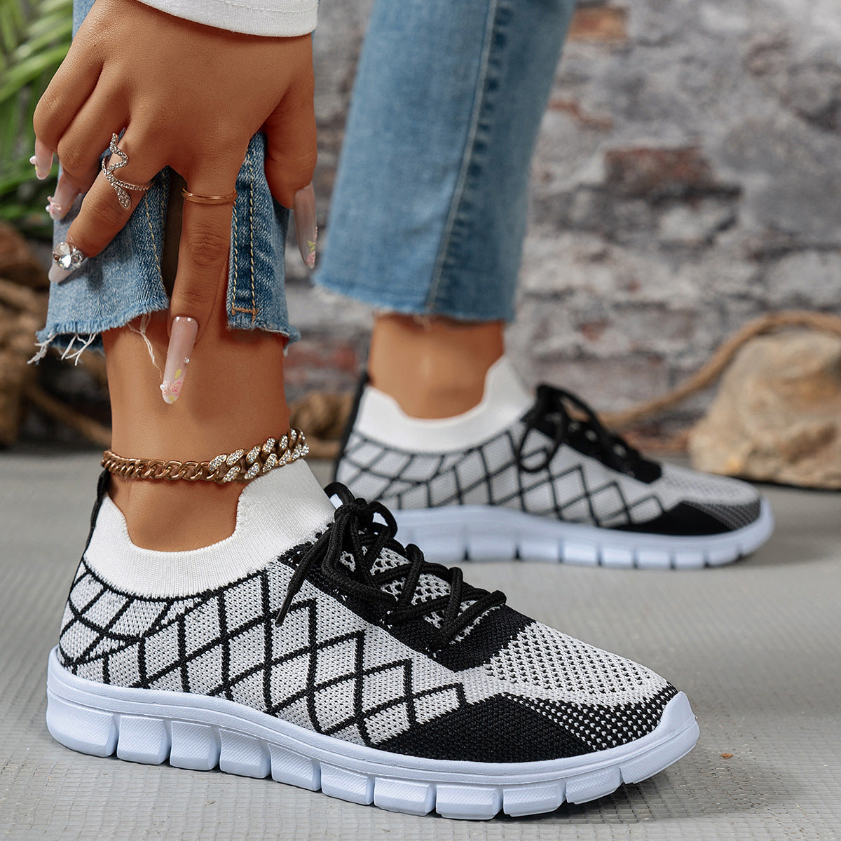 Women's Colorblock Plaid Flyknit Sneakers - Fashion Walking Shoes