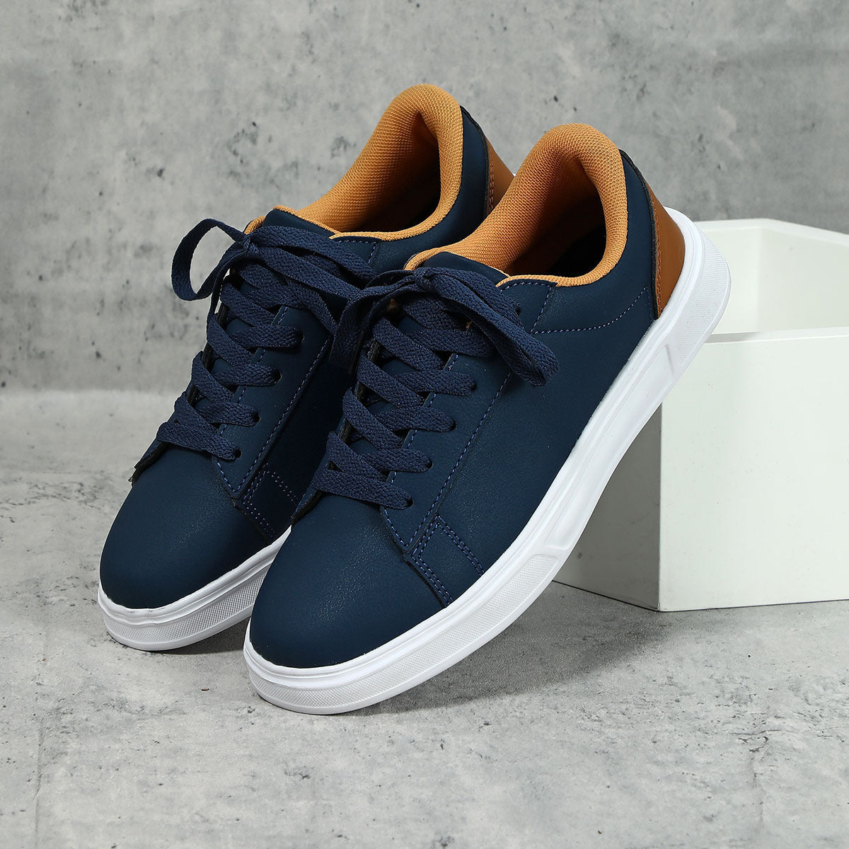 Platform Skateboard Sneakers - Casual Flat Skate Shoes
